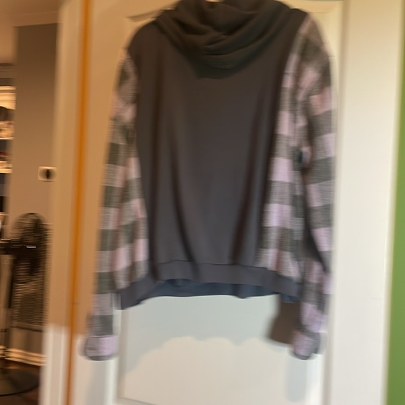 🩷💜Def Leppard upcycle hoodie sweatshirt size XxL pit to pit 32🩶💛 - Picture 4 of 4